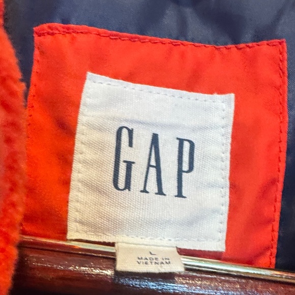 GAP Red Puffer Vest - Picture 3 of 3